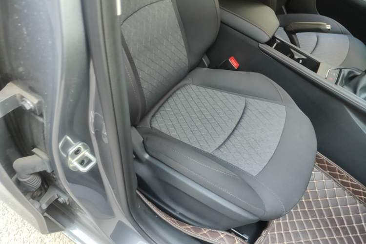 Used Roewe i5 2023 1.5L Manual Comfort Edition Right Front Seat