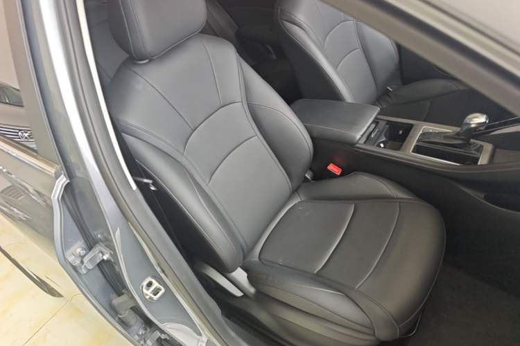 Used Roewe i5 2023 1.5L CVT Luxury Edition Right Front Seat