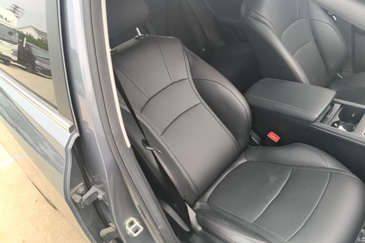 Used Roewe i5 2023 1.5L CVT Luxury Edition Right Front Seat
