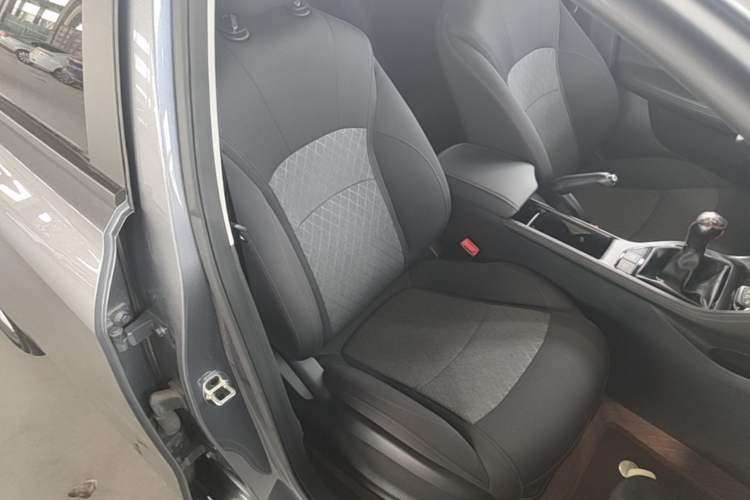 Used Roewe i5 2023 1.5L Manual Comfort Edition Right Front Seat