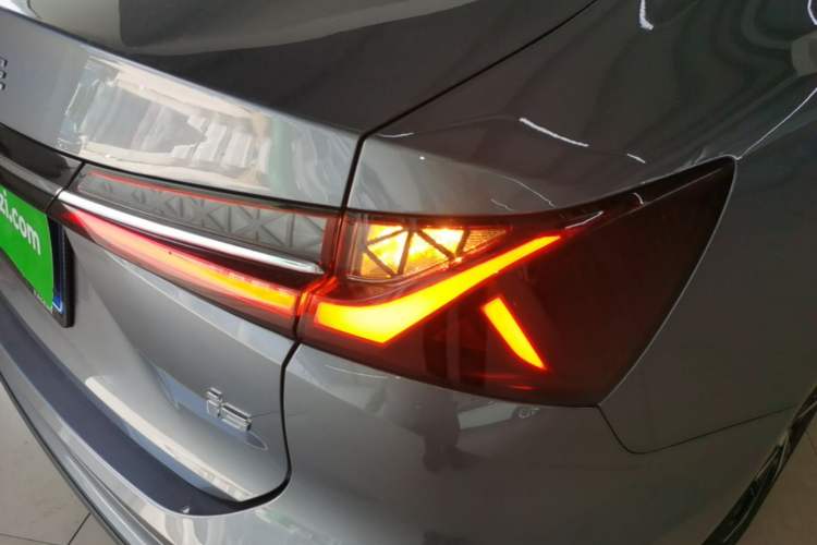 Used Roewe i5 2023 1.5L CVT Luxury Edition Right Rear Taillight