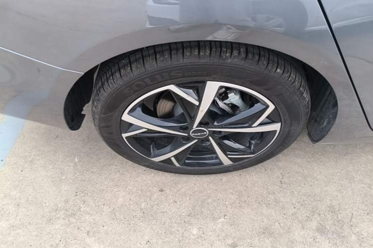 Used Roewe i5 2023 1.5L CVT Luxury Edition Right Rear Wheel Hub