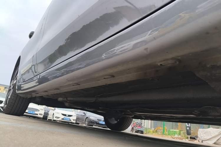 Used Roewe i5 2023 1.5L CVT Luxury Edition Right Side Sill