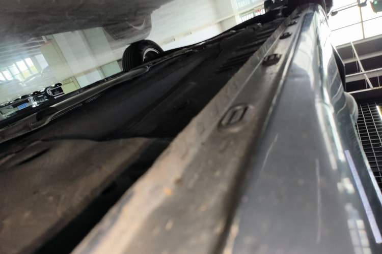 Used Roewe i5 2023 1.5L CVT Luxury Edition Right Side Sill