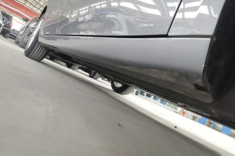 Used Roewe i5 2023 1.5L Manual Comfort Edition Right Side Sill