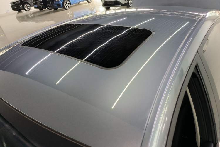 Used Roewe i5 2023 1.5L CVT Luxury Edition Roof