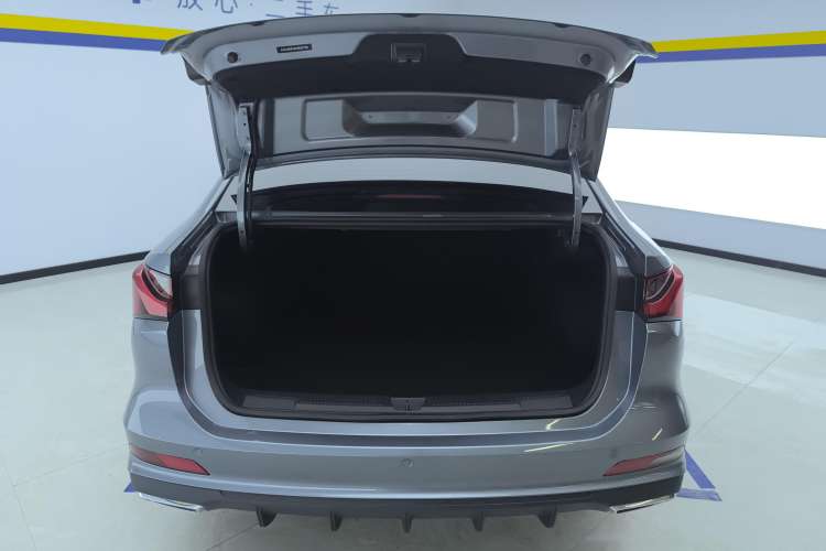 Used Roewe i5 2023 1.5L CVT Luxury Edition Trunk