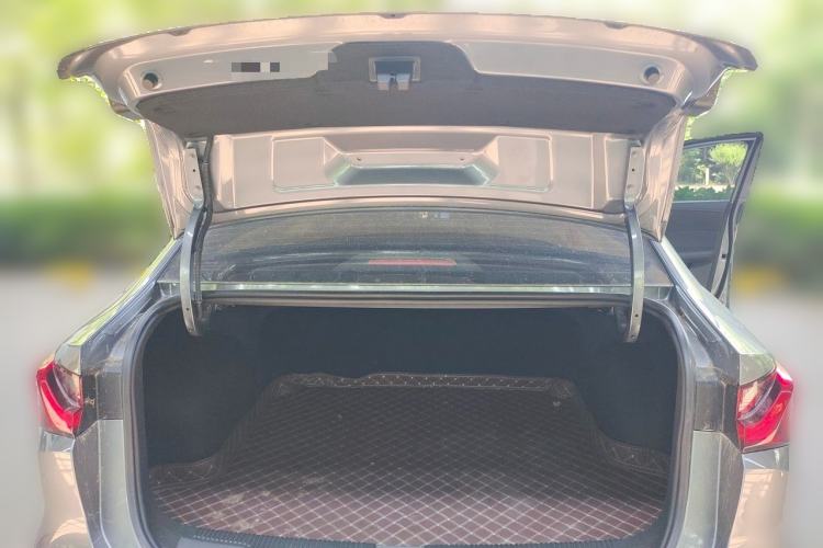 Used Roewe i5 2023 1.5L Manual Comfort Edition Trunk