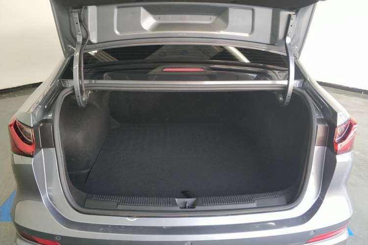 Used Roewe i5 2023 1.5L CVT Luxury Edition Trunk