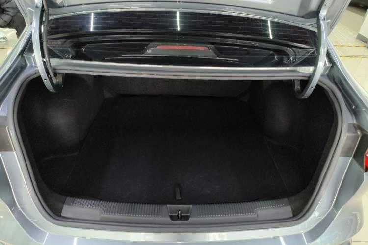 Used Roewe i5 2023 1.5L CVT Luxury Edition Trunk
