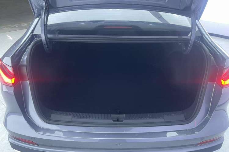 Used Roewe i5 2023 1.5L CVT Luxury Edition Trunk