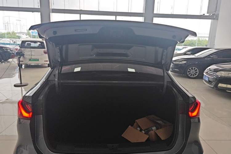 Used Roewe i5 2023 1.5L CVT Luxury Edition Trunk