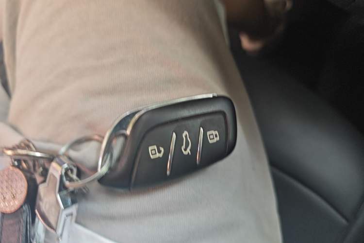 Used Roewe i5 2023 1.5L CVT Luxury Edition Vehicle Key