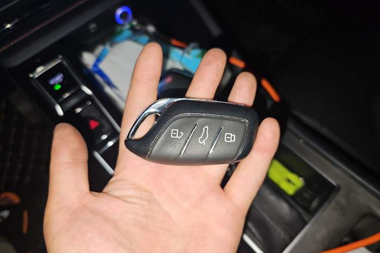 Used Roewe i5 2023 1.5L CVT Luxury Edition Vehicle Key