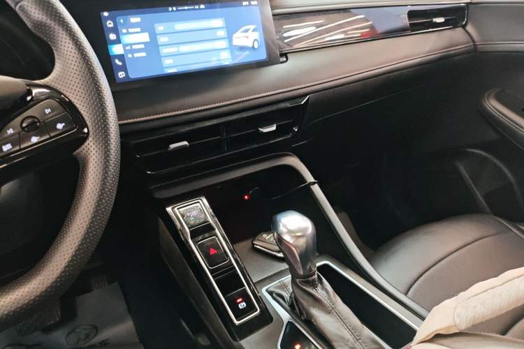 Used Roewe i5 2023 1.5L CVT Luxury Edition Audio And AC Panel