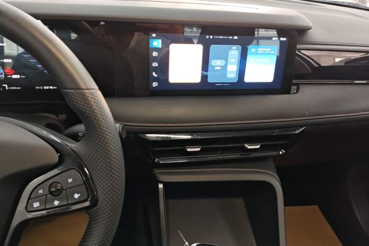 Used Roewe i5 2023 1.5L Manual Comfort Edition Audio And AC Panel