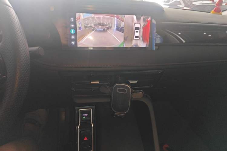Used Roewe i5 2023 1.5L CVT Luxury Edition Audio And AC Panel