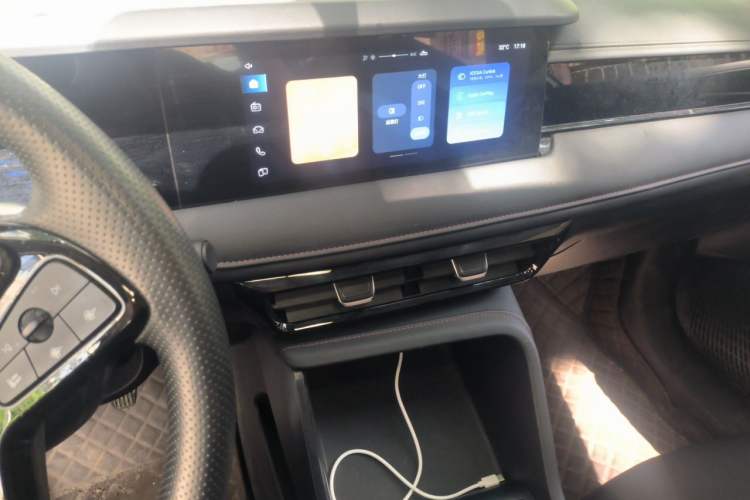 Used Roewe i5 2023 1.5L Manual Comfort Edition Audio And AC Panel