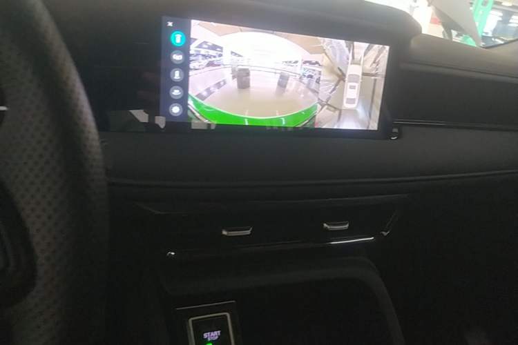 Used Roewe i5 2023 1.5L CVT Luxury Edition Audio And AC Panel