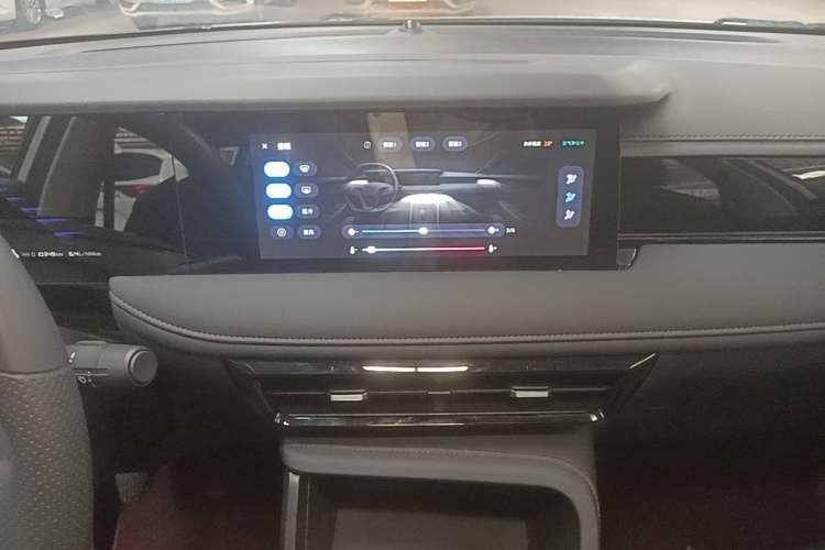 Used Roewe i5 2023 1.5L Manual Comfort Edition Audio And AC Panel