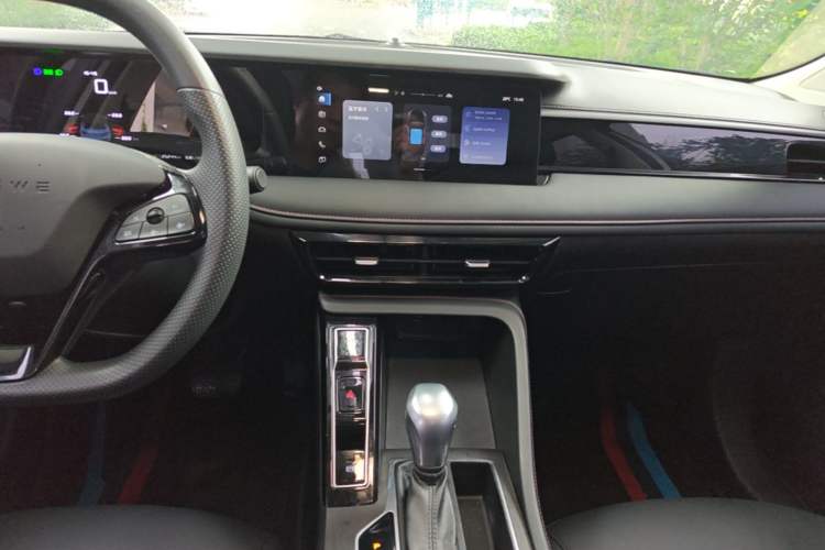 Used Roewe i5 2023 1.5L CVT Luxury Edition Audio And AC Panel