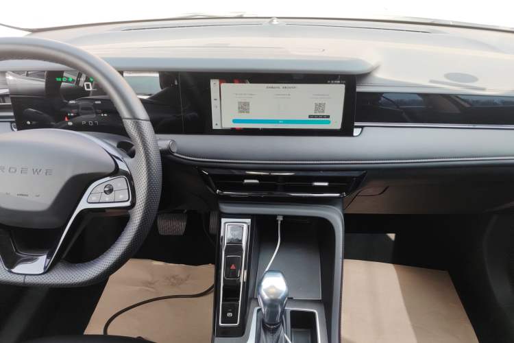 Used Roewe i5 2023 1.5L CVT Luxury Edition Audio And AC Panel