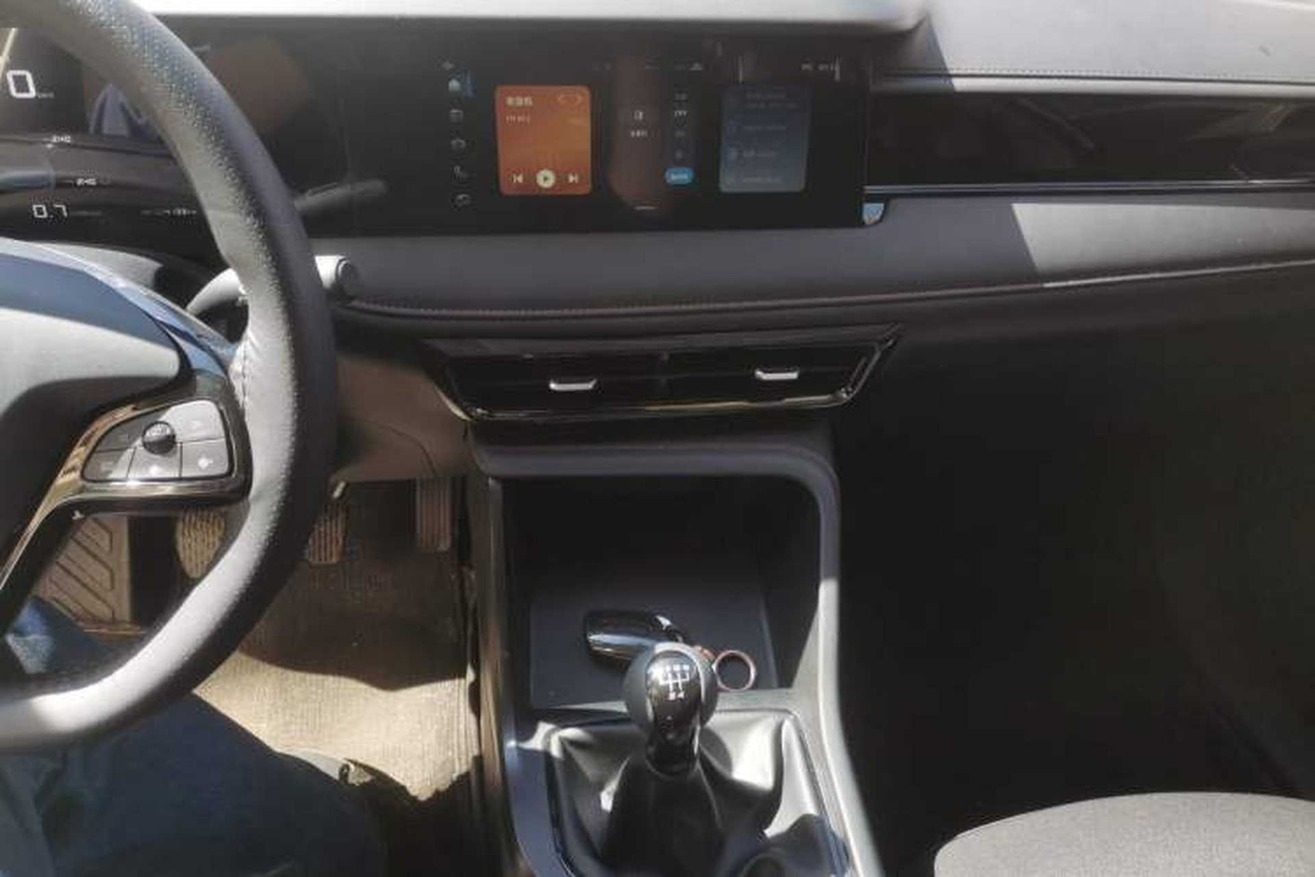 Used Roewe i5 2023 1.5L Manual Comfort Edition Audio And AC Panel
