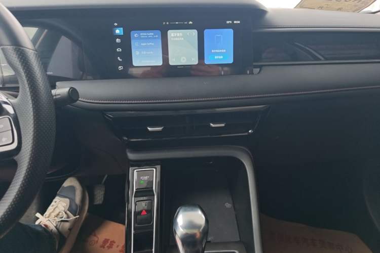 Used Roewe i5 2023 1.5L CVT Luxury Edition Audio And AC Panel