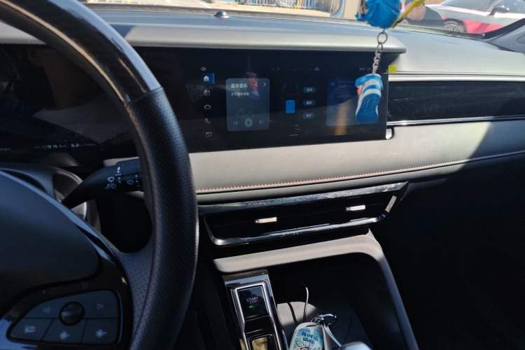 Used Roewe i5 2023 1.5L CVT Luxury Edition Audio And AC Panel