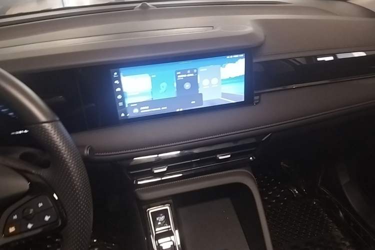 Used Roewe i5 2023 1.5L CVT Luxury Edition Audio And AC Panel
