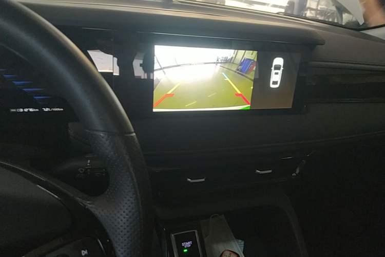 Used Roewe i5 2023 1.5L CVT Luxury Edition Audio And AC Panel