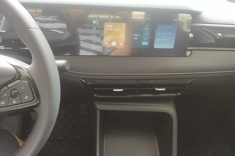 Used Roewe i5 2023 1.5L Manual Comfort Edition Audio And AC Panel
