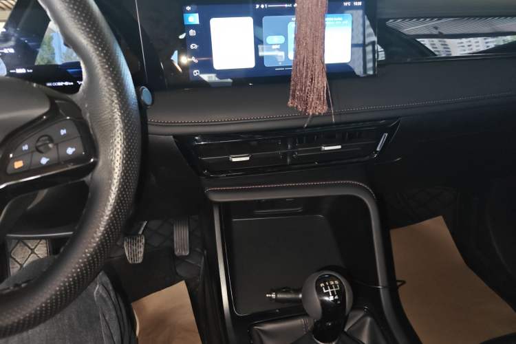 Used Roewe i5 2023 1.5L Manual Comfort Edition Audio And AC Panel