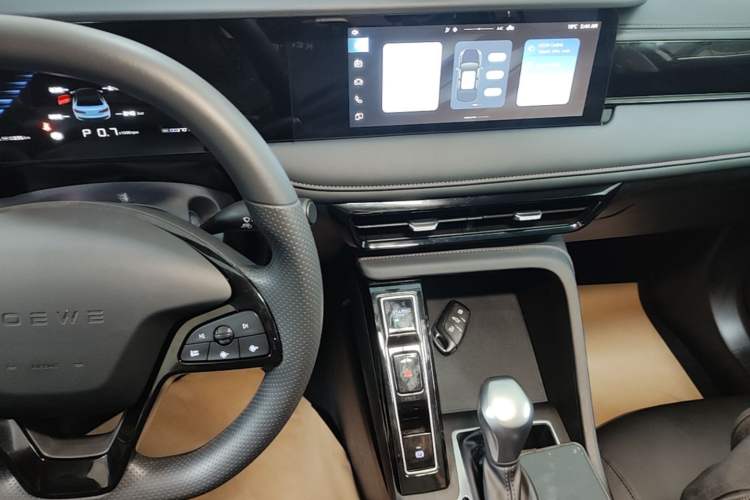 Used Roewe i5 2023 1.5L CVT Luxury Edition Audio And AC Panel