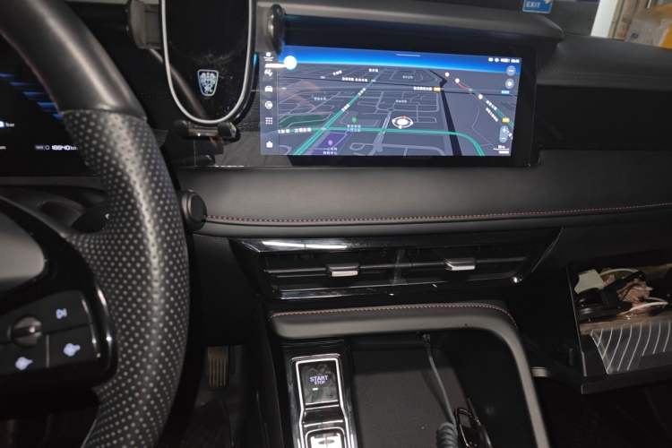 Used Roewe i5 2023 1.5L CVT Luxury Edition Audio And AC Panel