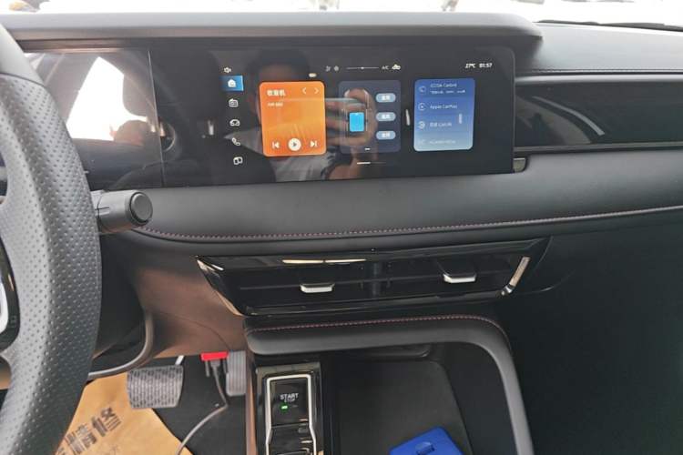 Used Roewe i5 2023 1.5L CVT Luxury Edition Audio And AC Panel