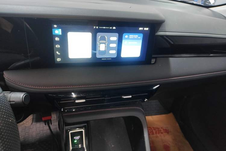 Used Roewe i5 2023 1.5L CVT Luxury Edition Audio And AC Panel