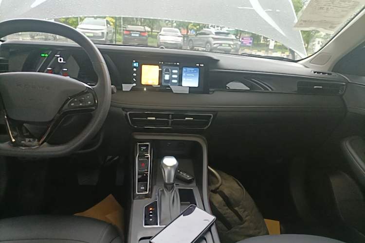 Used Roewe i5 2023 1.5L CVT Luxury Edition Audio And AC Panel