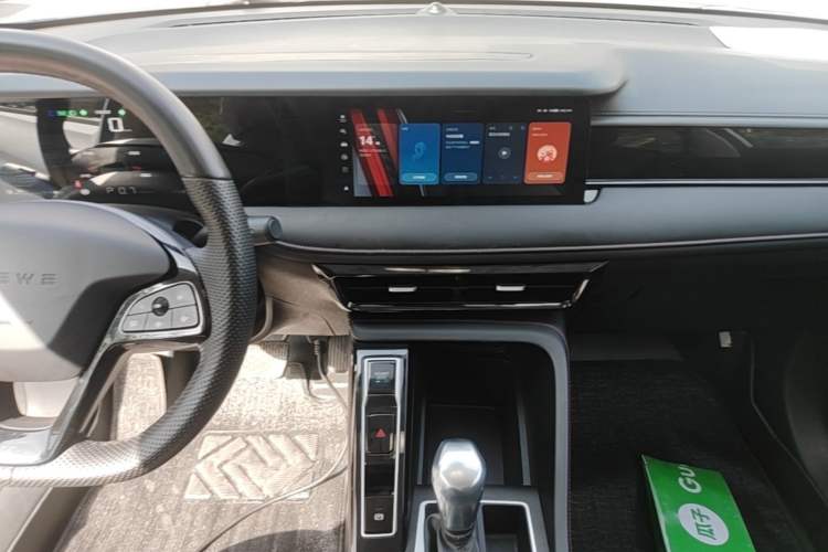 Used Roewe i5 2023 1.5L CVT Luxury Edition Audio And AC Panel