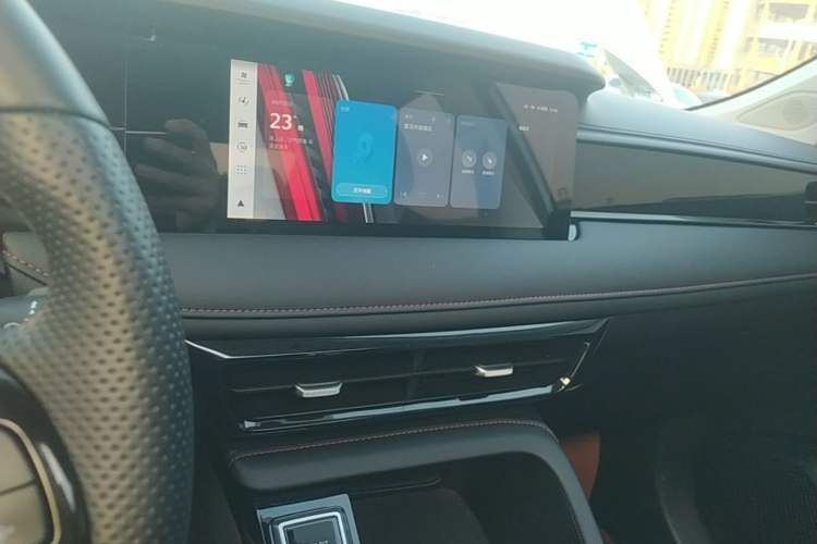 Used Roewe i5 2023 1.5L CVT Luxury Edition Audio And AC Panel