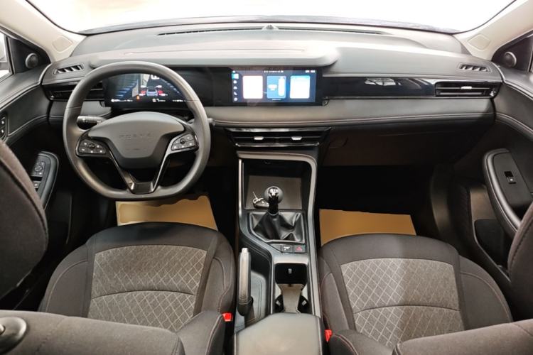 Used Roewe i5 2023 1.5L Manual Comfort Edition Center Console
