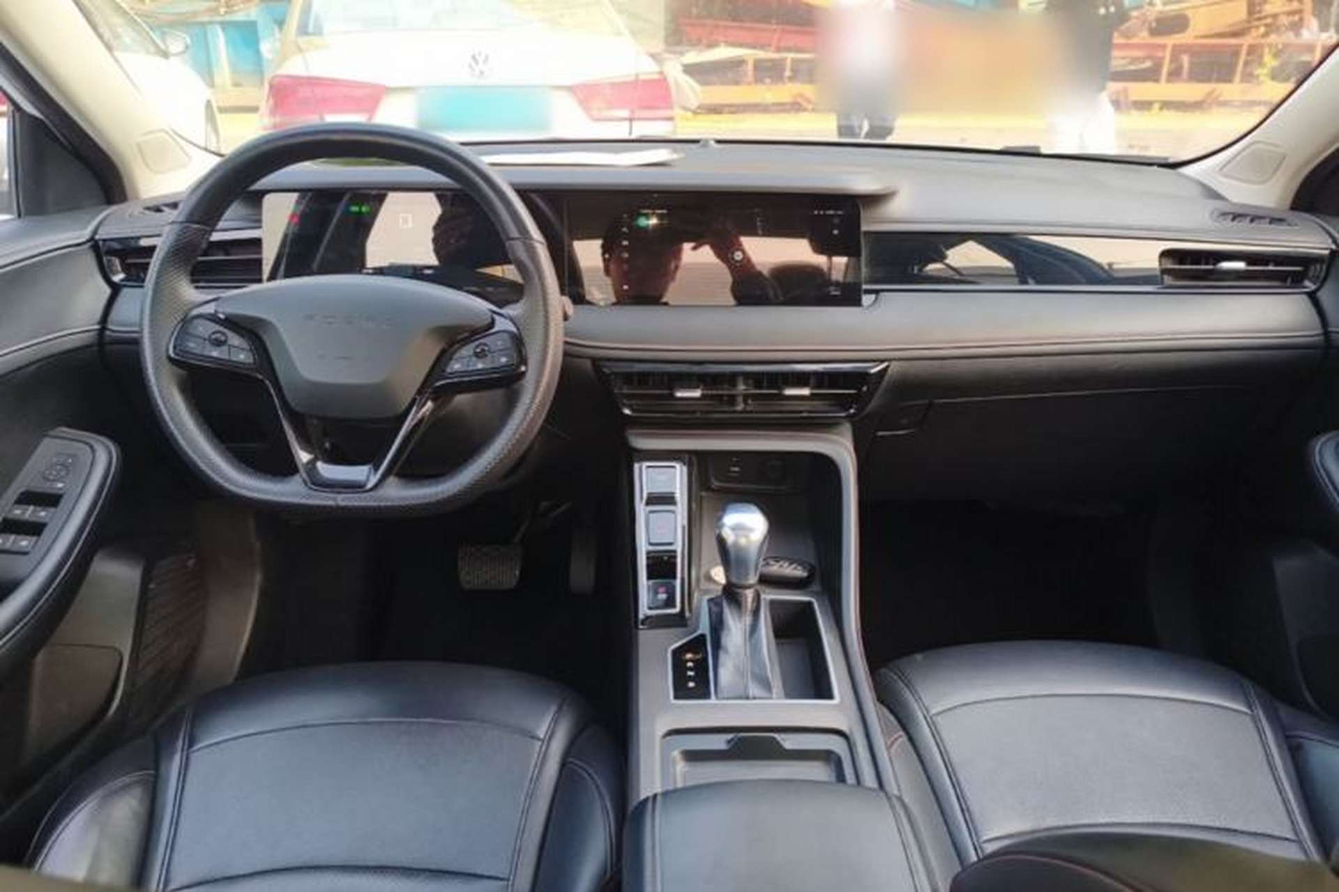 Used Roewe i5 2023 1.5L CVT Luxury Edition Center Console