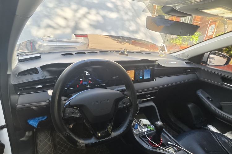 Used Roewe i5 2023 1.5L Manual Comfort Edition Center Console