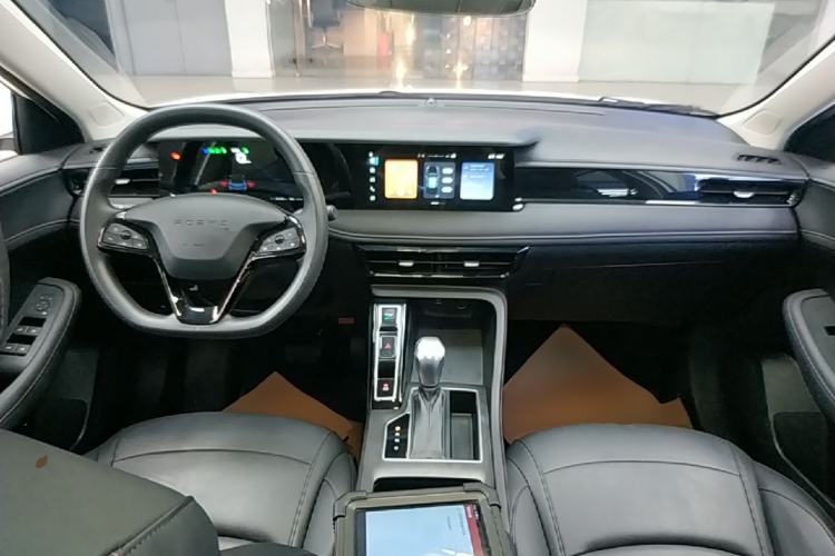 Used Roewe i5 2023 1.5L CVT Luxury Edition Center Console