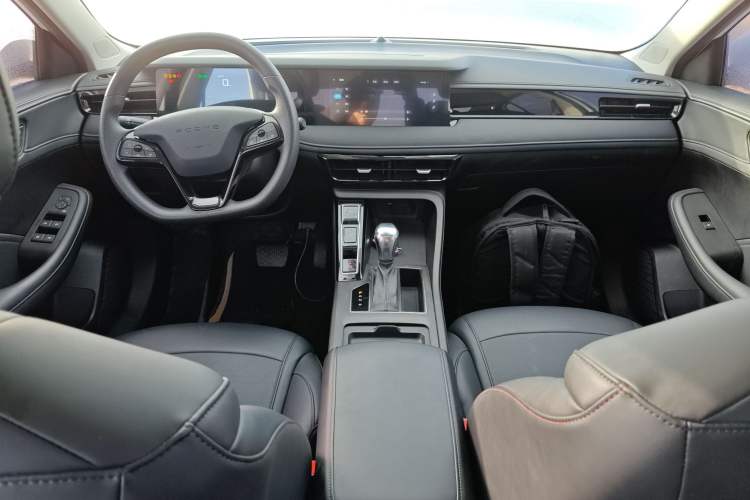Used Roewe i5 2023 1.5L CVT Luxury Edition Center Console