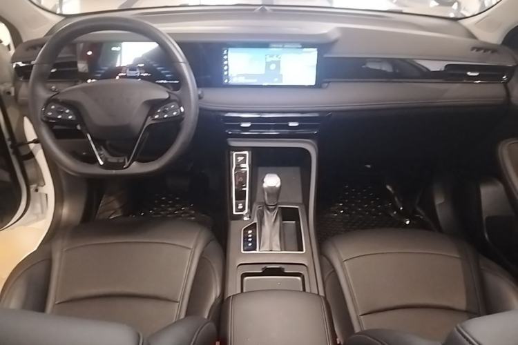 Used Roewe i5 2023 1.5L CVT Luxury Edition Center Console