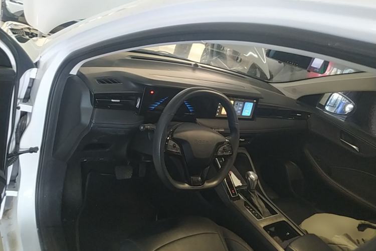Used Roewe i5 2023 1.5L CVT Luxury Edition Center Console