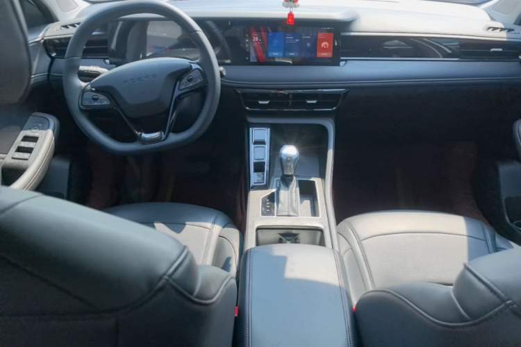Used Roewe i5 2023 1.5L CVT Luxury Edition Center Console