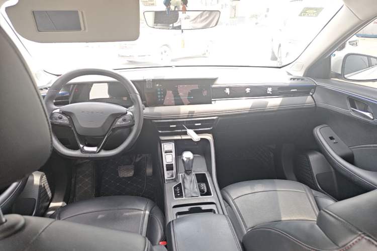 Used Roewe i5 2023 1.5L CVT Luxury Edition Center Console