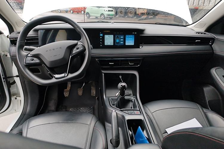 Used Roewe i5 2023 1.5L Manual Excellence Edition Center Console